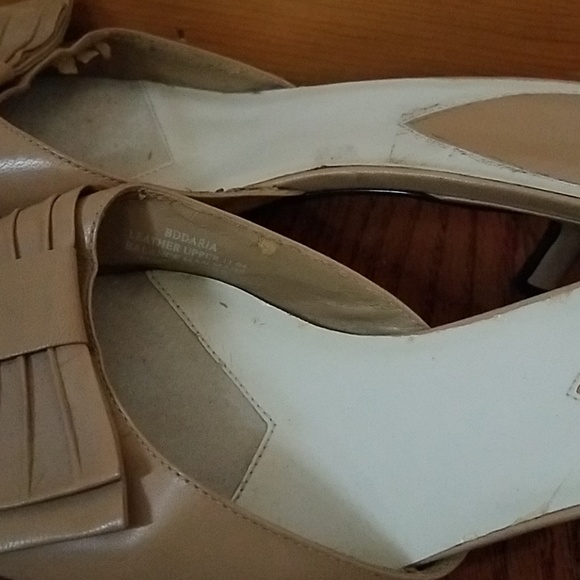 Bandolino Shoes - Picture 3 of 4